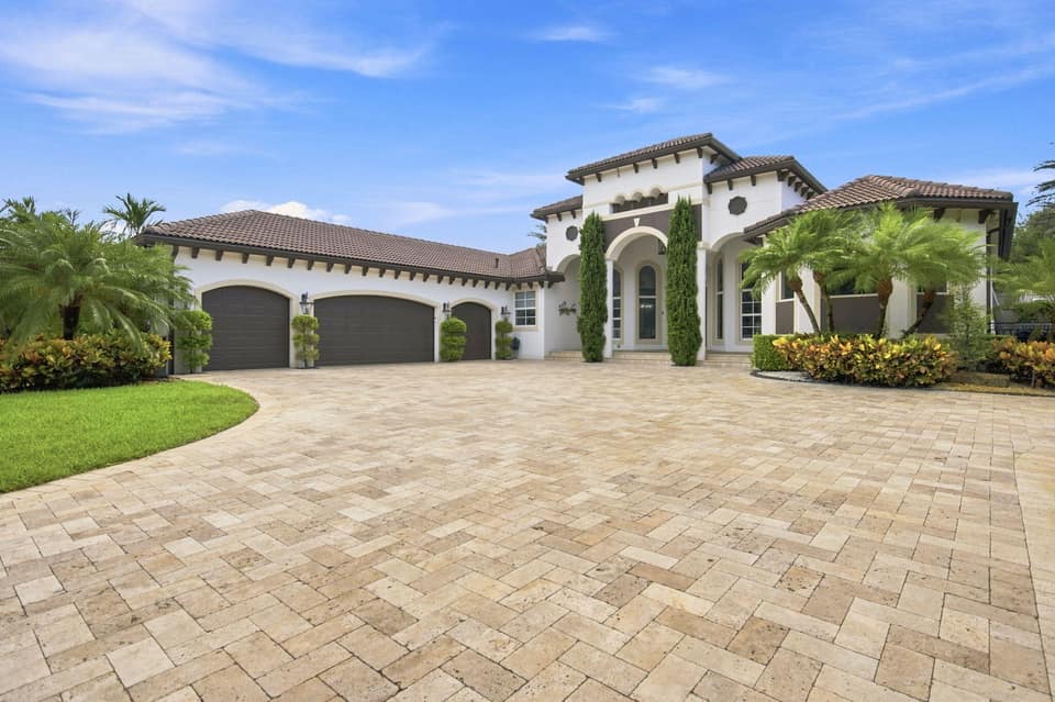 Listing photo of a home for sale in Davie, Florida