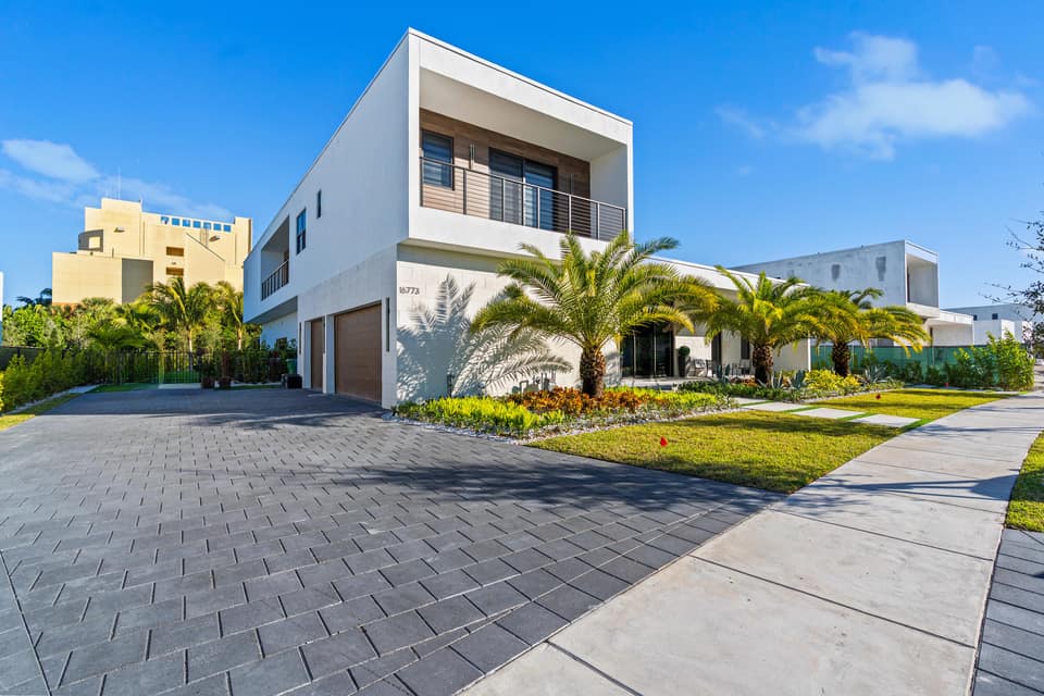 Listing photo of a home for sale in Weston, Florida