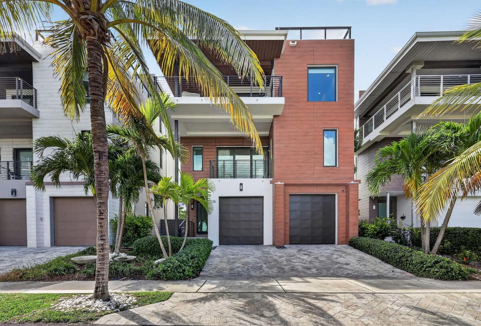 Listing photo of a home for sale in Hollywood, Florida