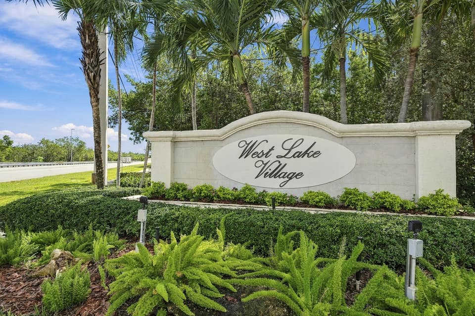 Listing photo of a home for sale in Hollywood, Florida