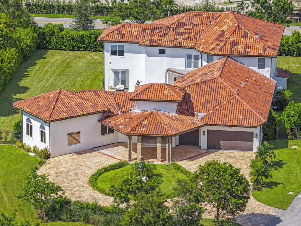 Listing photo of a home for sale in Davie, Florida