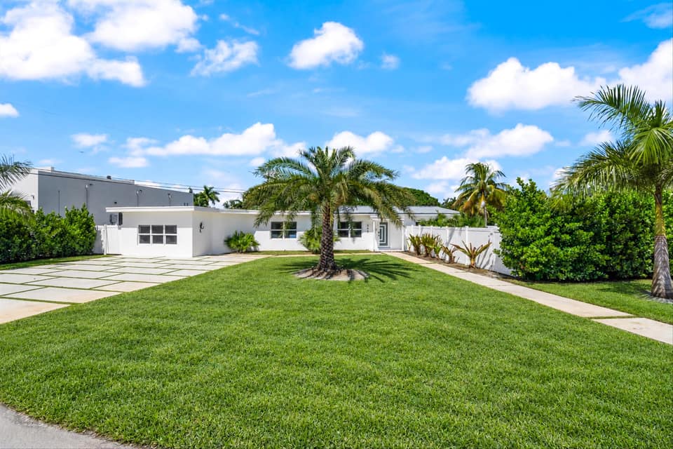 Listing photo of a home for sale in Wilton Manors, Florida
