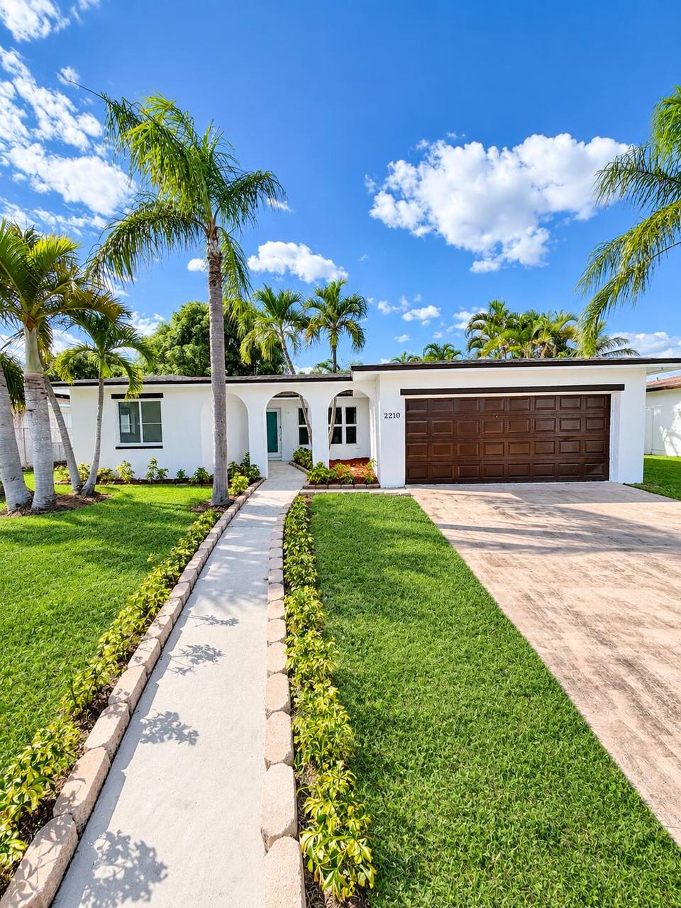 Listing photo of a home for sale in Pembroke Pines, Florida